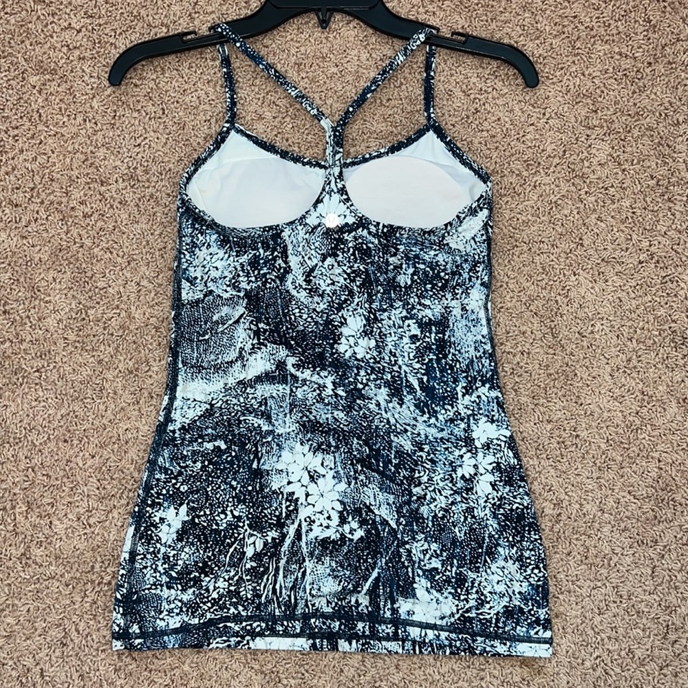 Lululemon tank